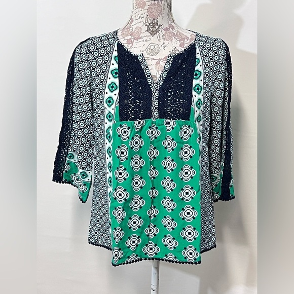 CROWN‎ & IVY Navy and green pattern top size S. - Picture 5 of 10